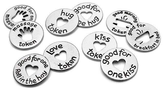Cool Gifts for Couples 2022: Fun Love Tokens 2022