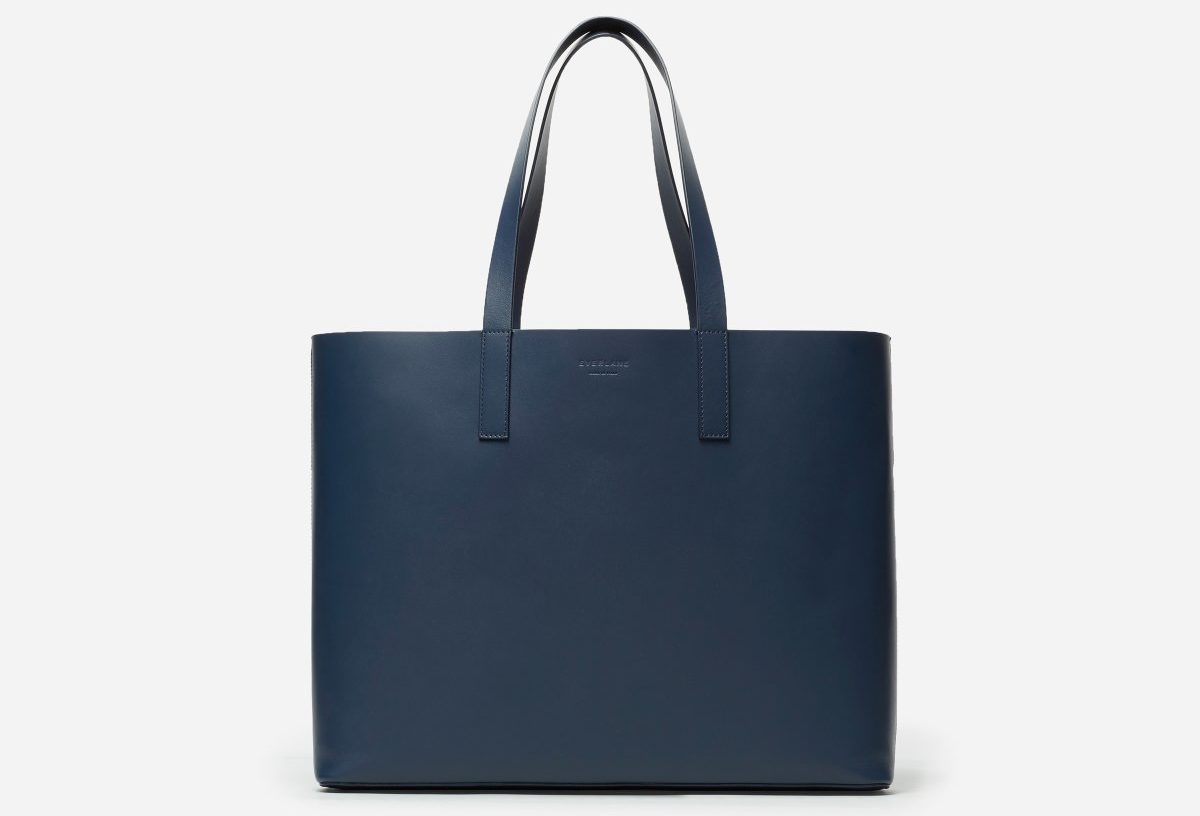 Christmas Gifts For Women 2022: Everlane Day Market Tote Bag in Navy Blue 2022
