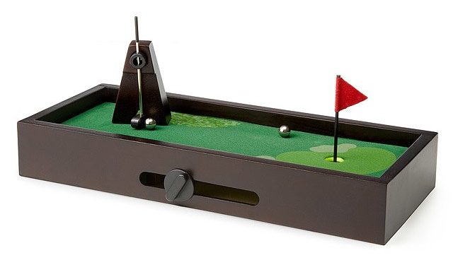 Best Golf Gift 2022: Desktop Golf for Work 2022