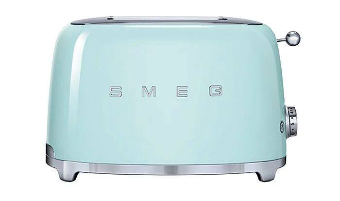 Popular Housewarming Gifts 2022: SMEG Toaster 2022