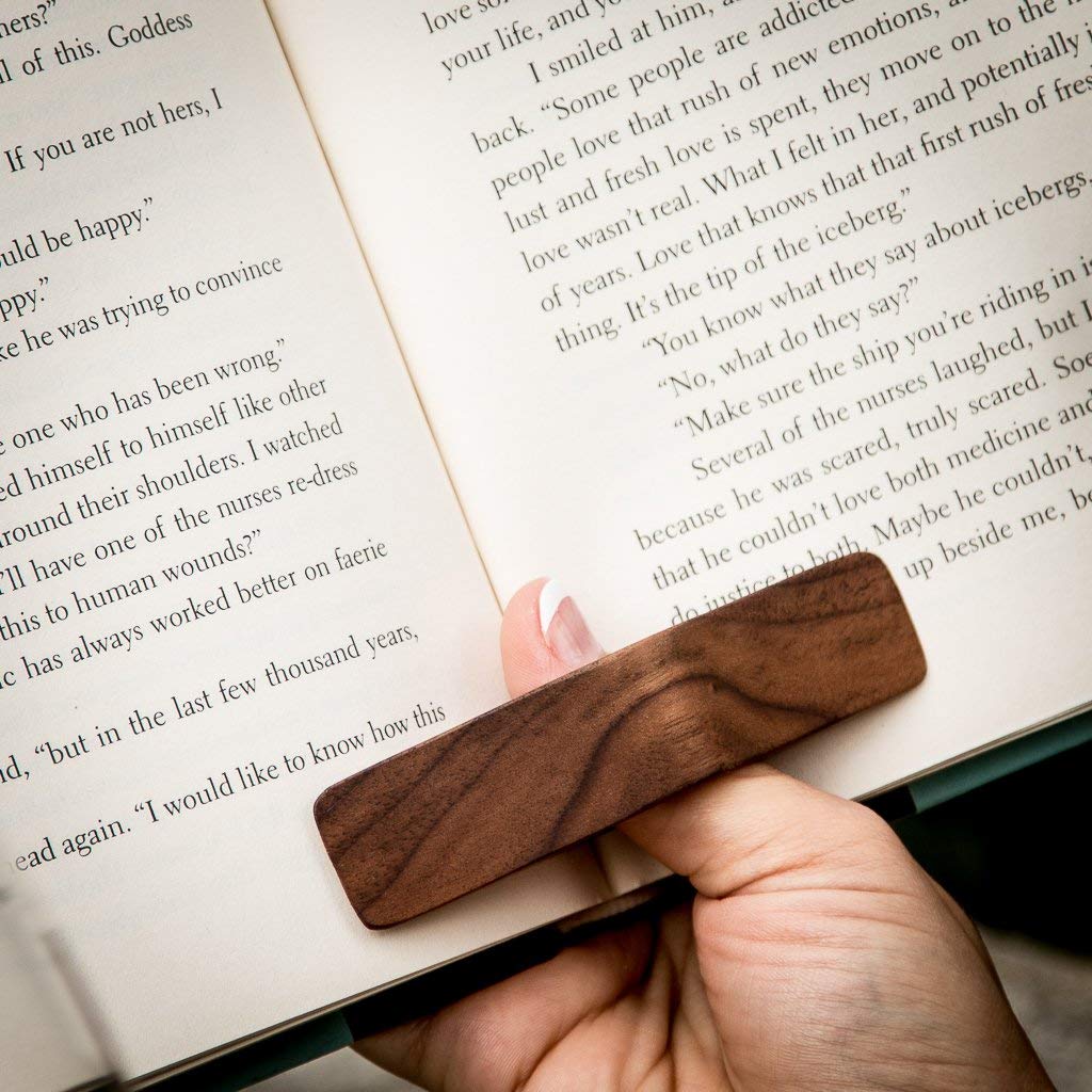 Gifts For Book Lovers 2022: Page Holder 2022