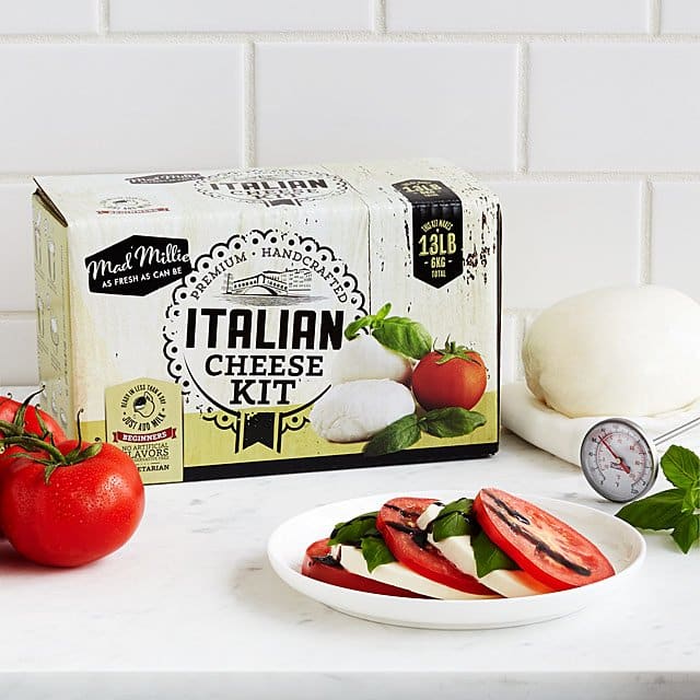 Inexpensive Hostess Gifts 2022: Italian Cheese Kit 2022