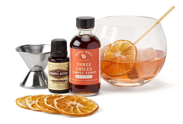 Best Whiskey Gifts 2022: Old Fashioned Cocktail Kit 2022