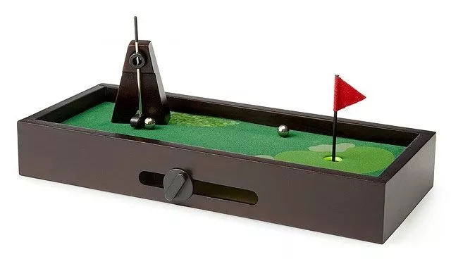 Best Golf Gift 2023: Desktop Golf for Work 2023