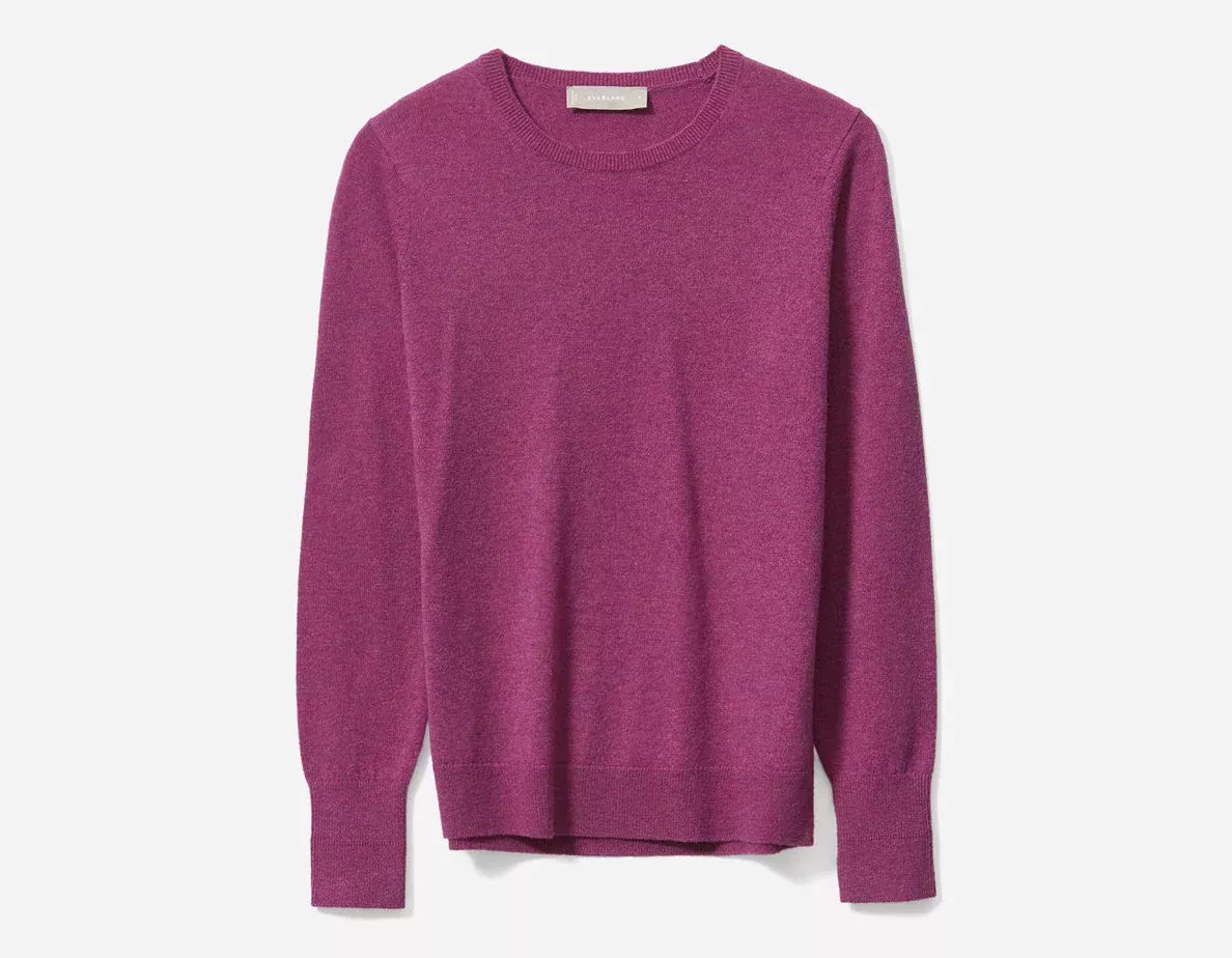 Best Gifts For Sisters 2023: Everlane Cashmere Sweater in Magneta 2023